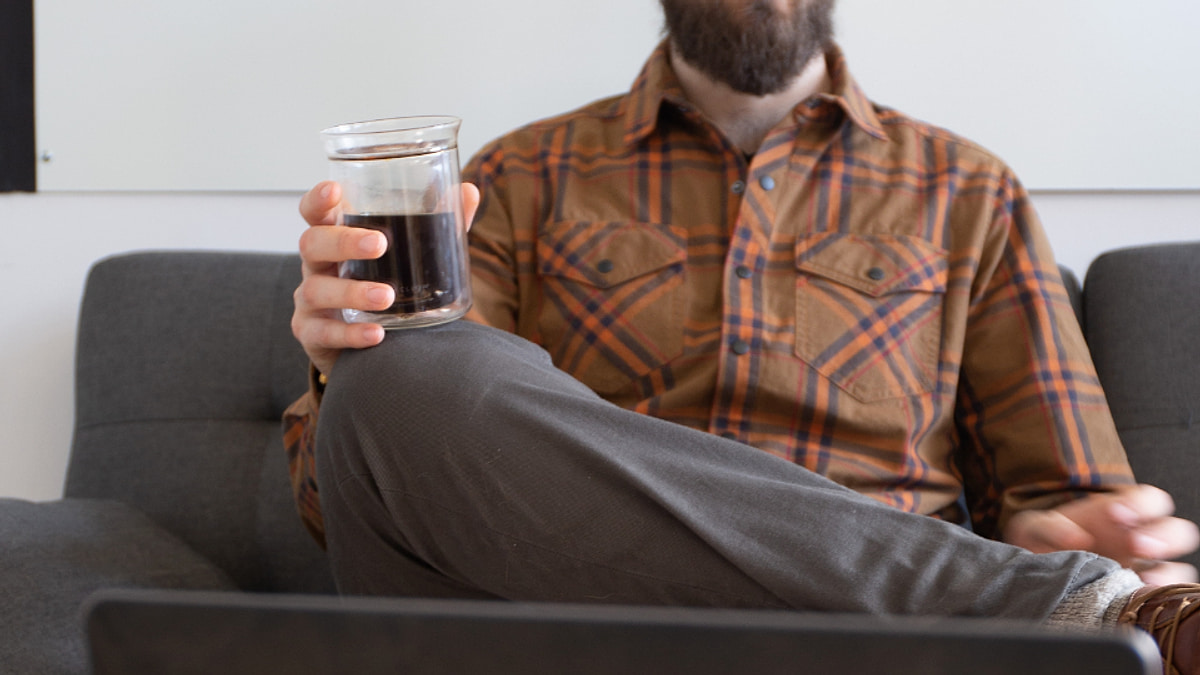 Foto real profesional Taxea: Foto real de Couch Man.